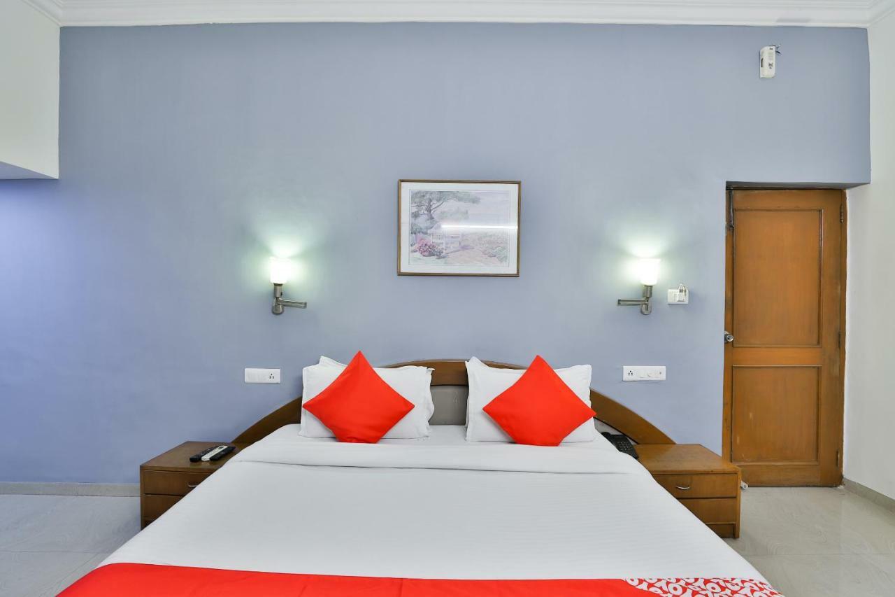 Hotel Chicago Ahmadábád Kültér fotó