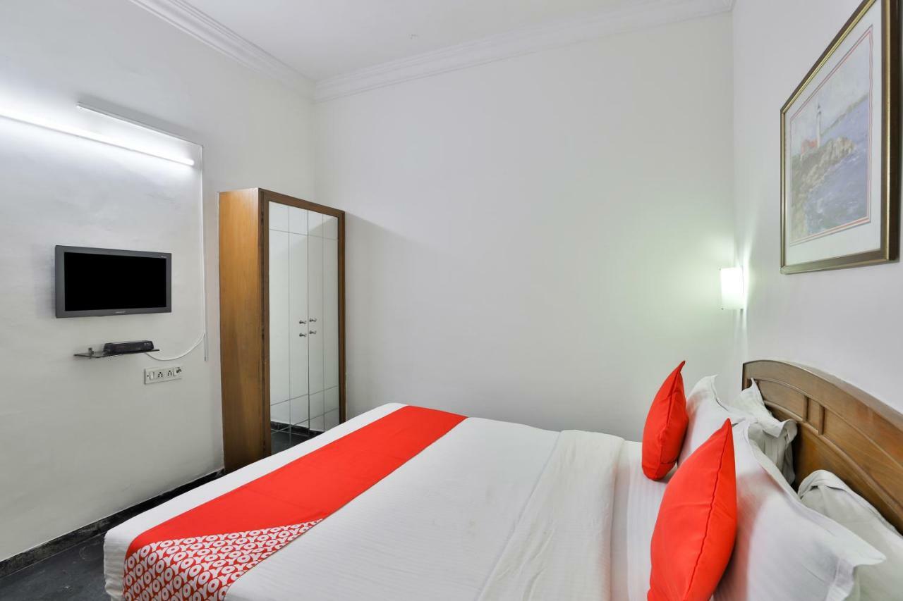 Hotel Chicago Ahmadábád Szoba fotó